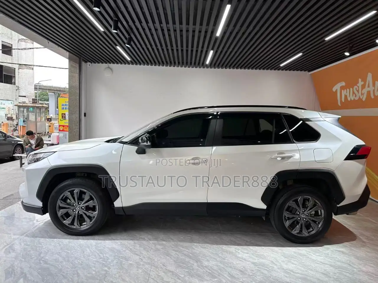 Toyota RAV4 2023 White