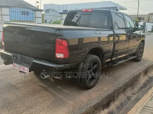 RAM 1500 Classic Express Crew Cab 4WD 5.6 ft SB 2023 Black