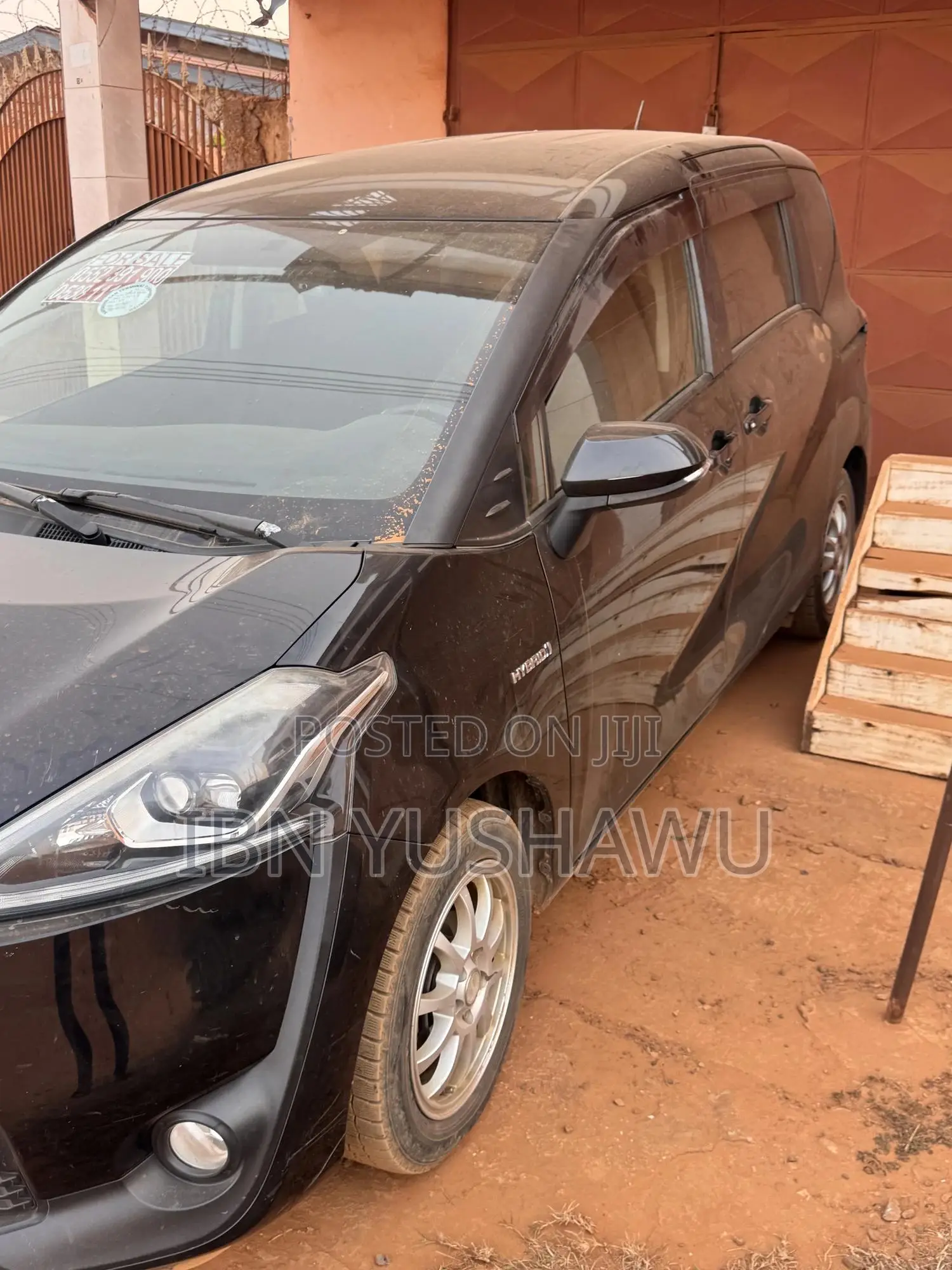 Toyota Sienta 1.5 Hybrid FWD (6-seater) 2016 Black