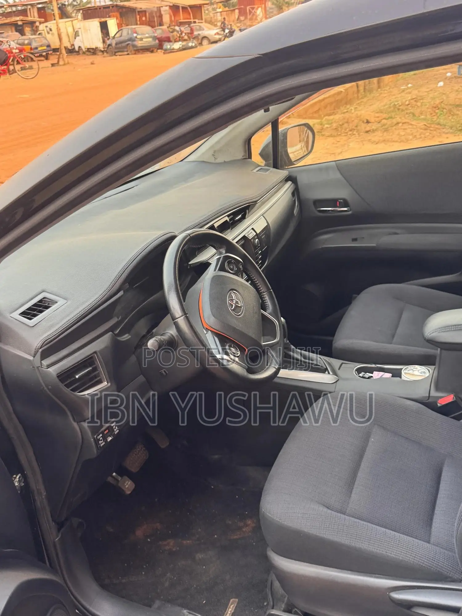 Toyota Sienta 1.5 Hybrid FWD (6-seater) 2016 Black