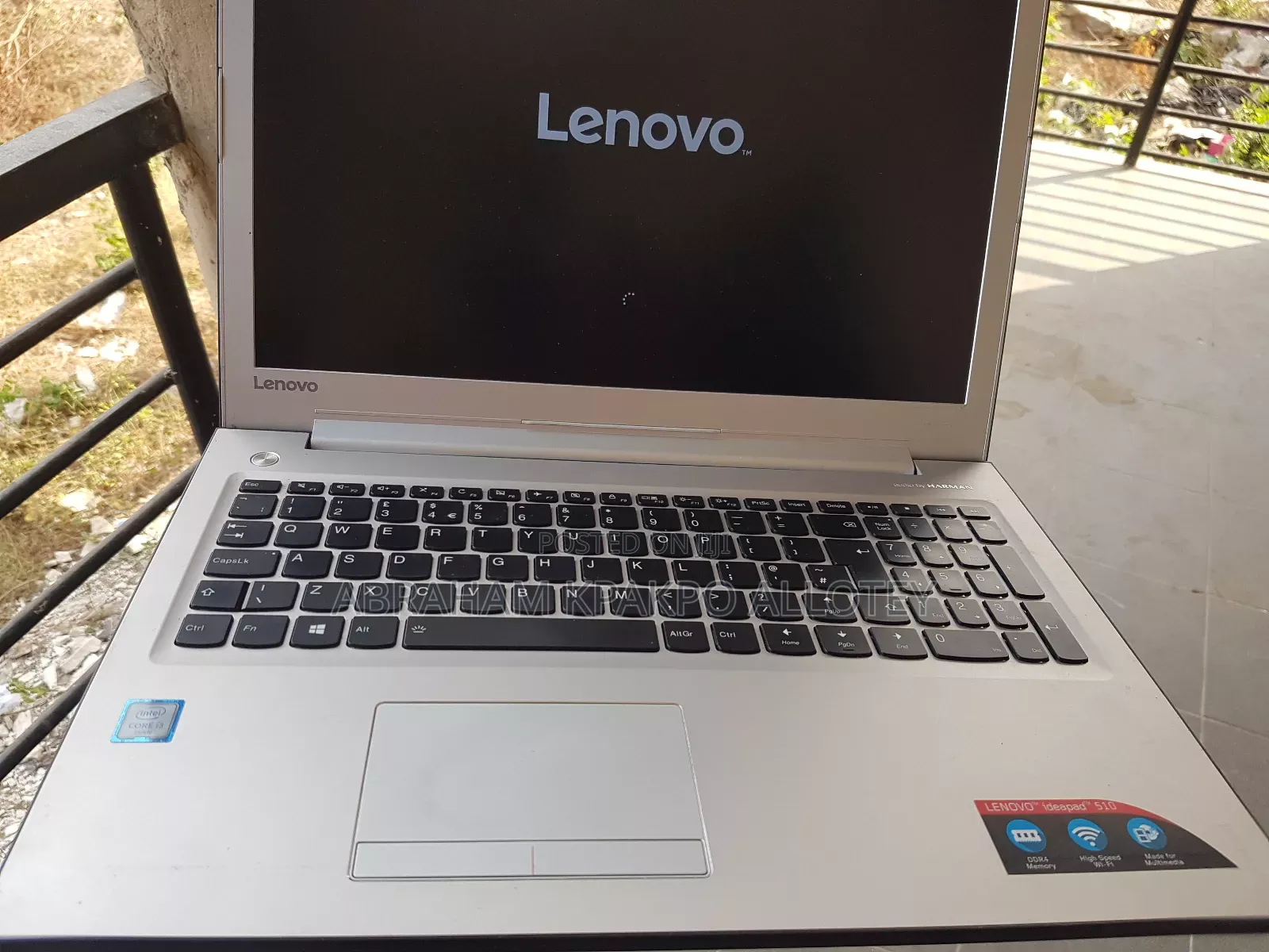 Laptop Lenovo 4GB Intel Core i3 HDD 1T
