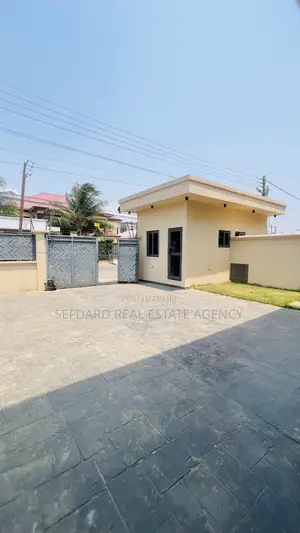 4bdrm Duplex in Tseaddo for sale