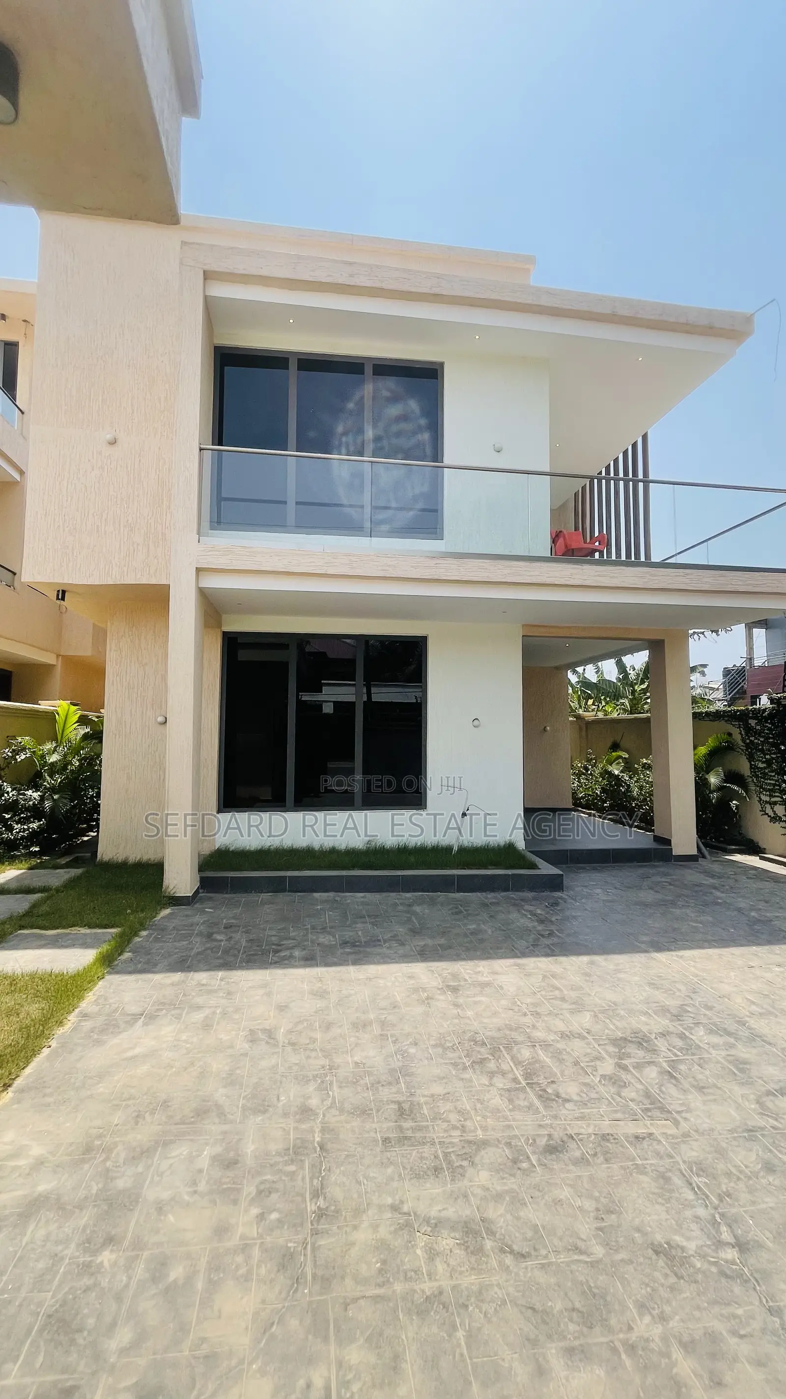 4bdrm Duplex in Tseaddo for sale