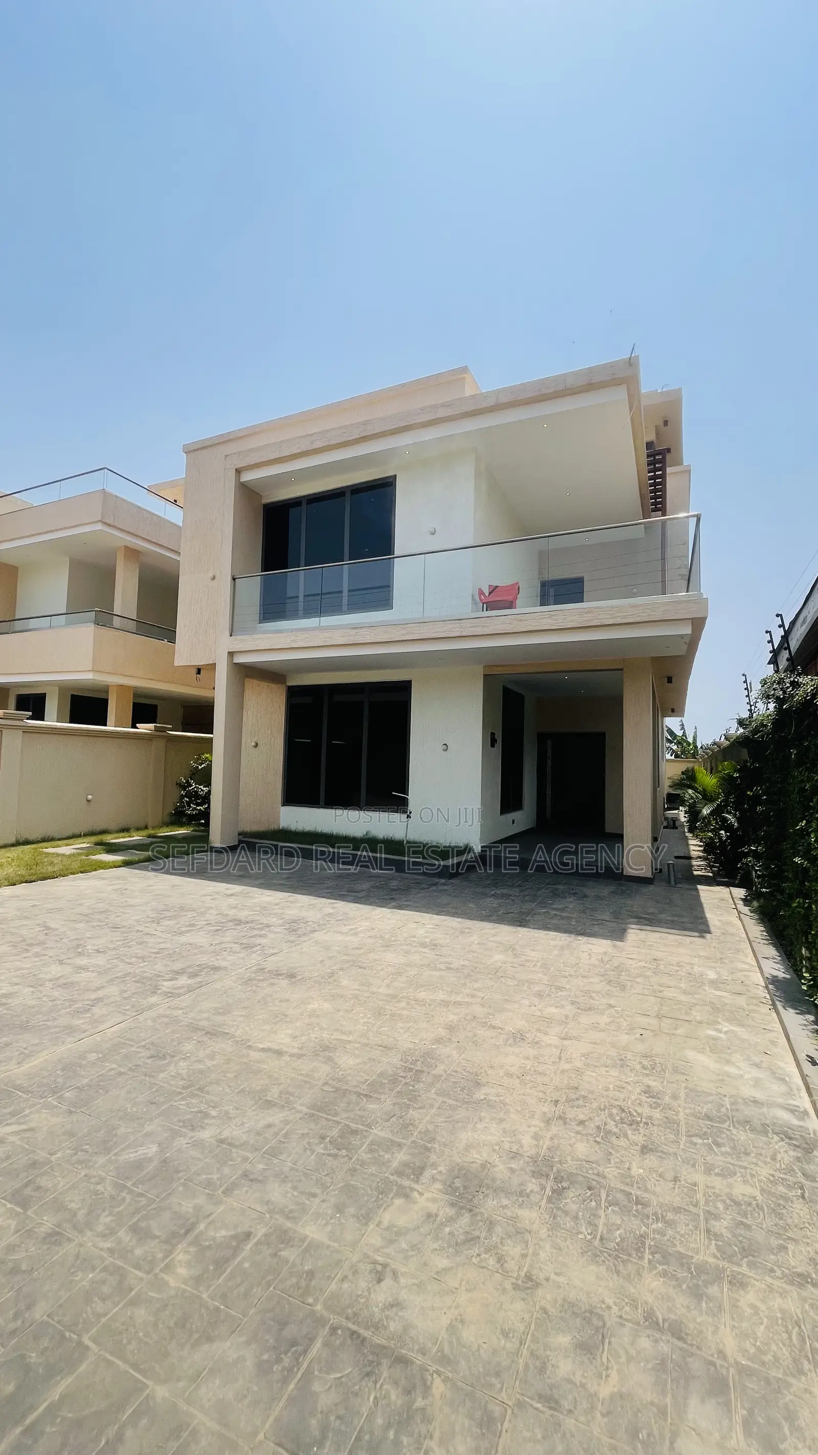 4bdrm Duplex in Tseaddo for sale