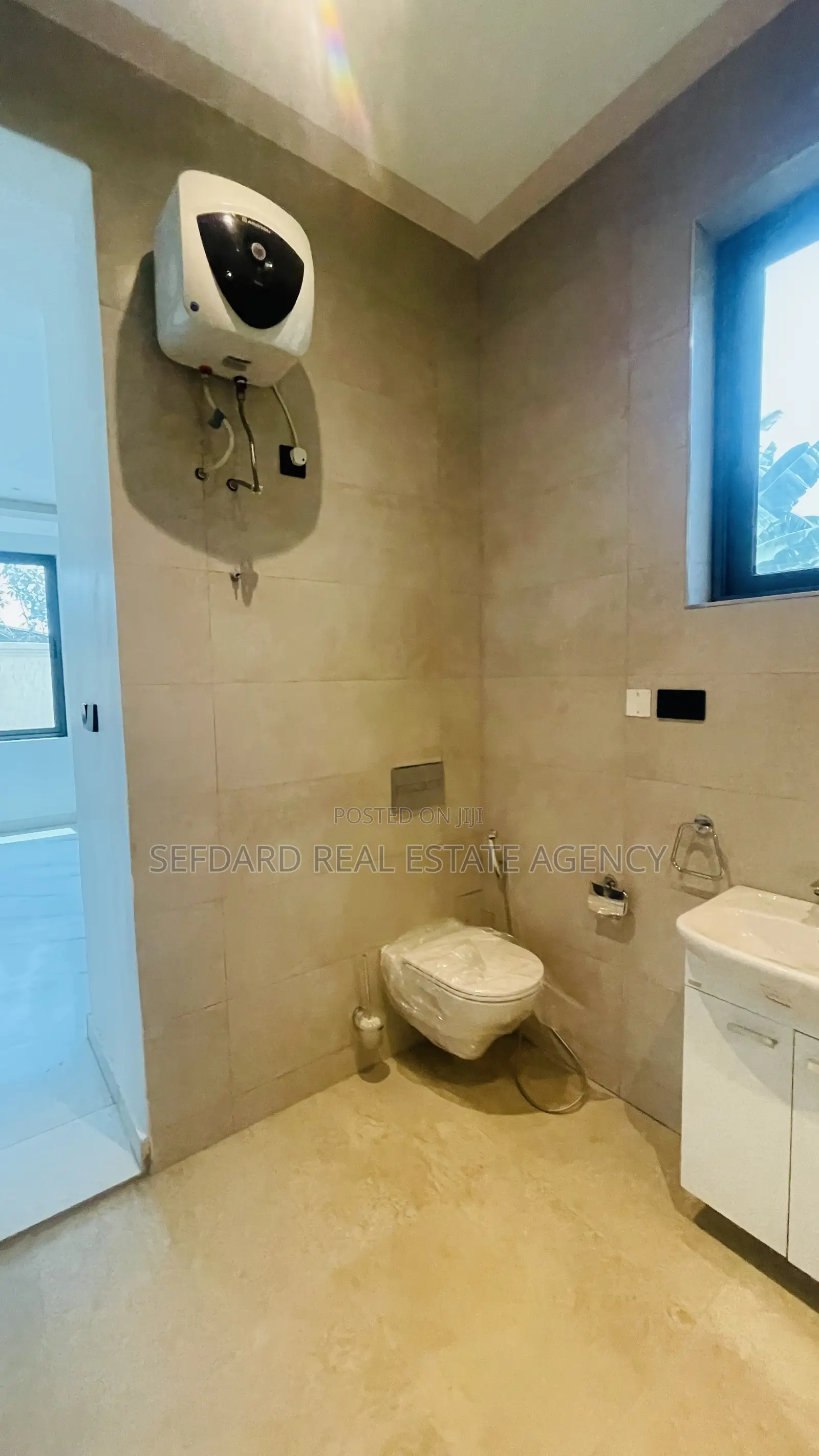 4bdrm Duplex in Tseaddo for sale
