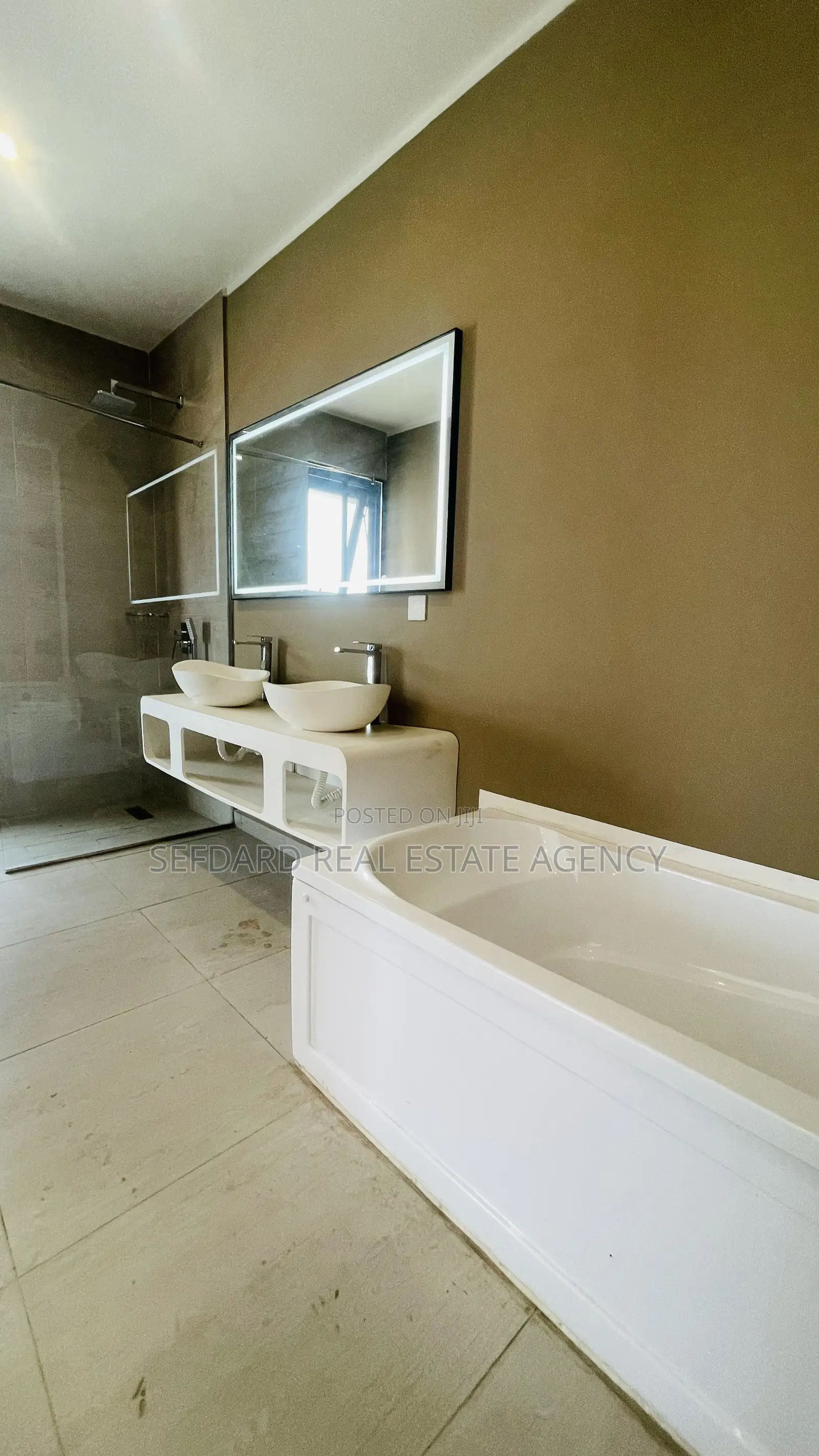 4bdrm Duplex in Tseaddo for sale