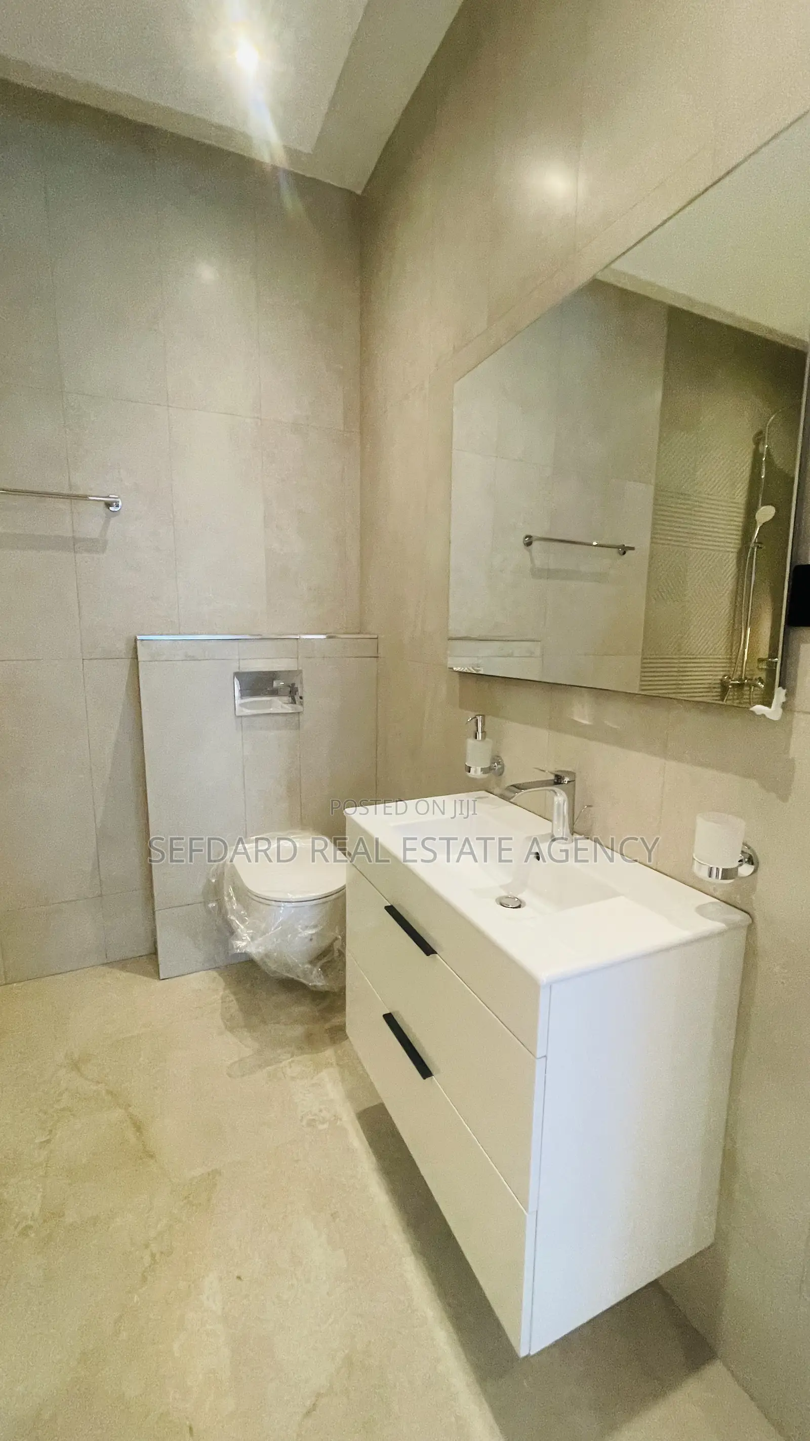 4bdrm Duplex in Tseaddo for sale