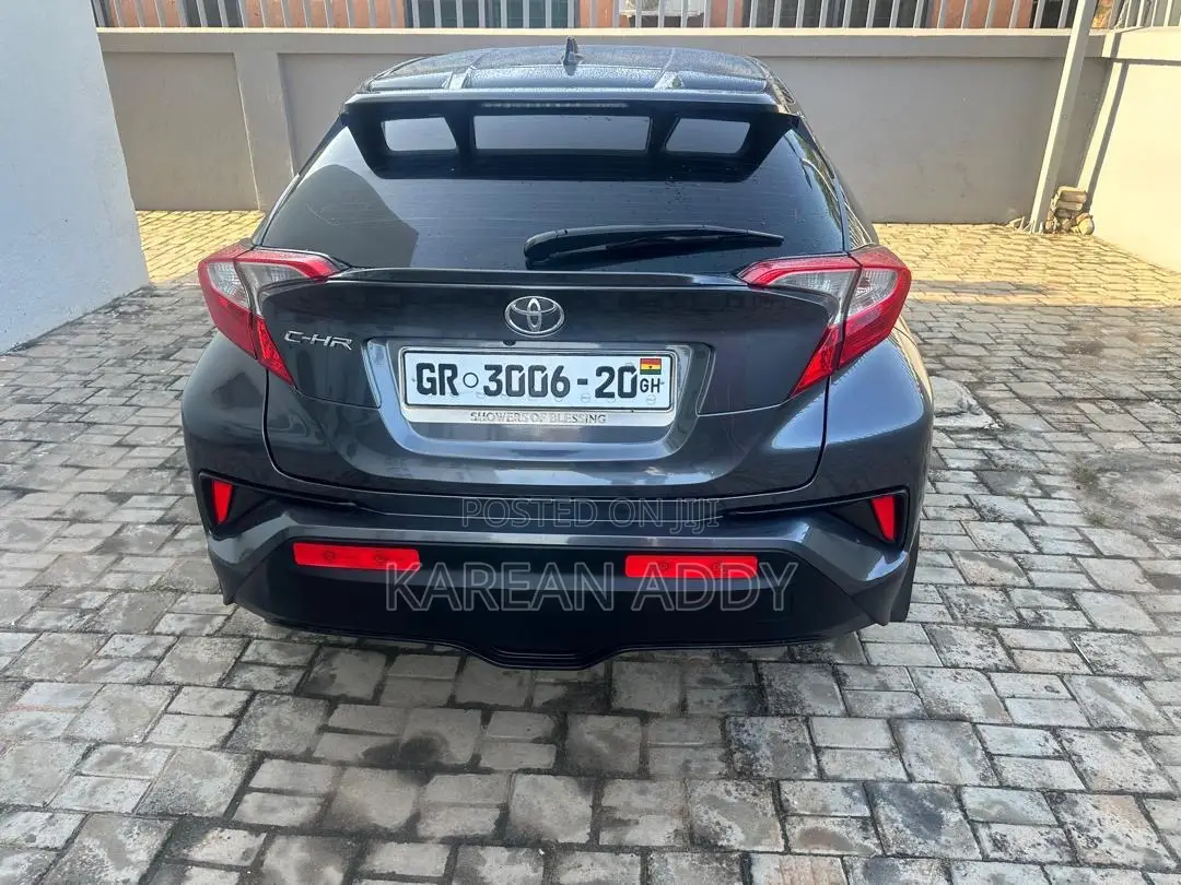 Toyota C-HR XLE FWD Sport Utility (2.0L 4cyl 2AM) 2018 Gray