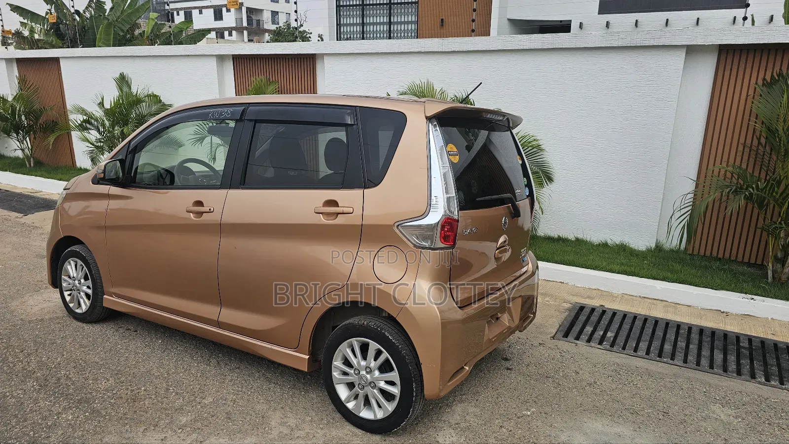 Nissan Dayz Highway Star G 2014 Gold