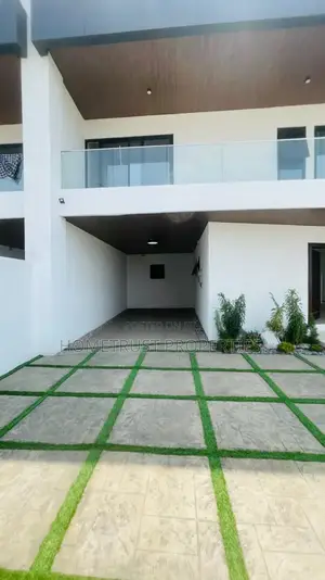 5bdrm Duplex in Tseaddo for rent