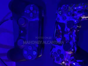 Playstation 4 Slim