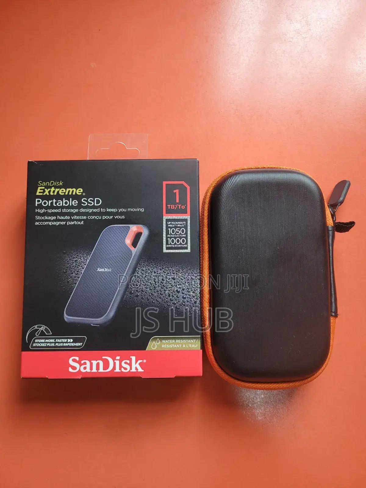 1tb Sandisk Extreme Portable SSD + Case