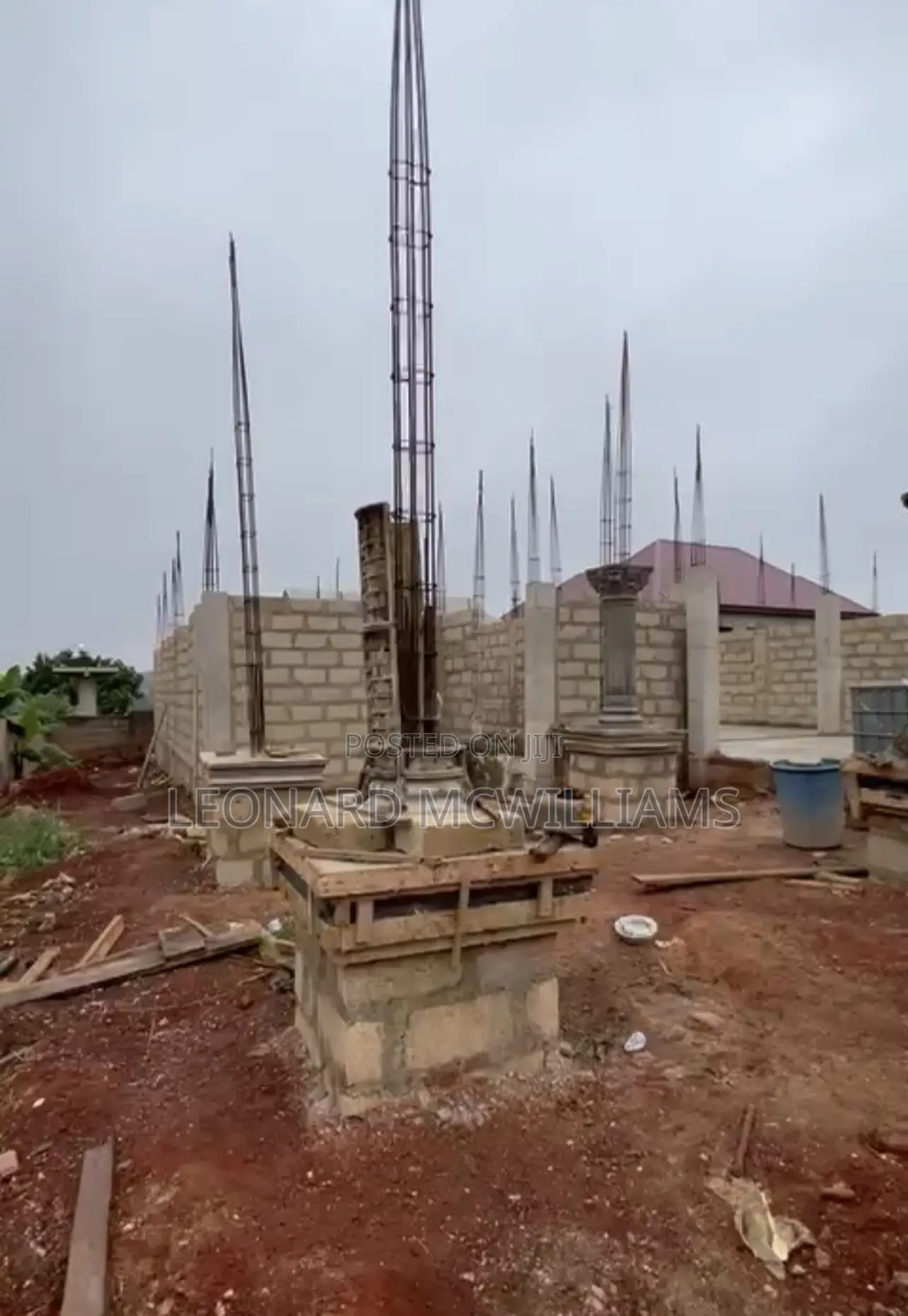 7bdrm House in Santasi, Atwima Kwanwoma for sale