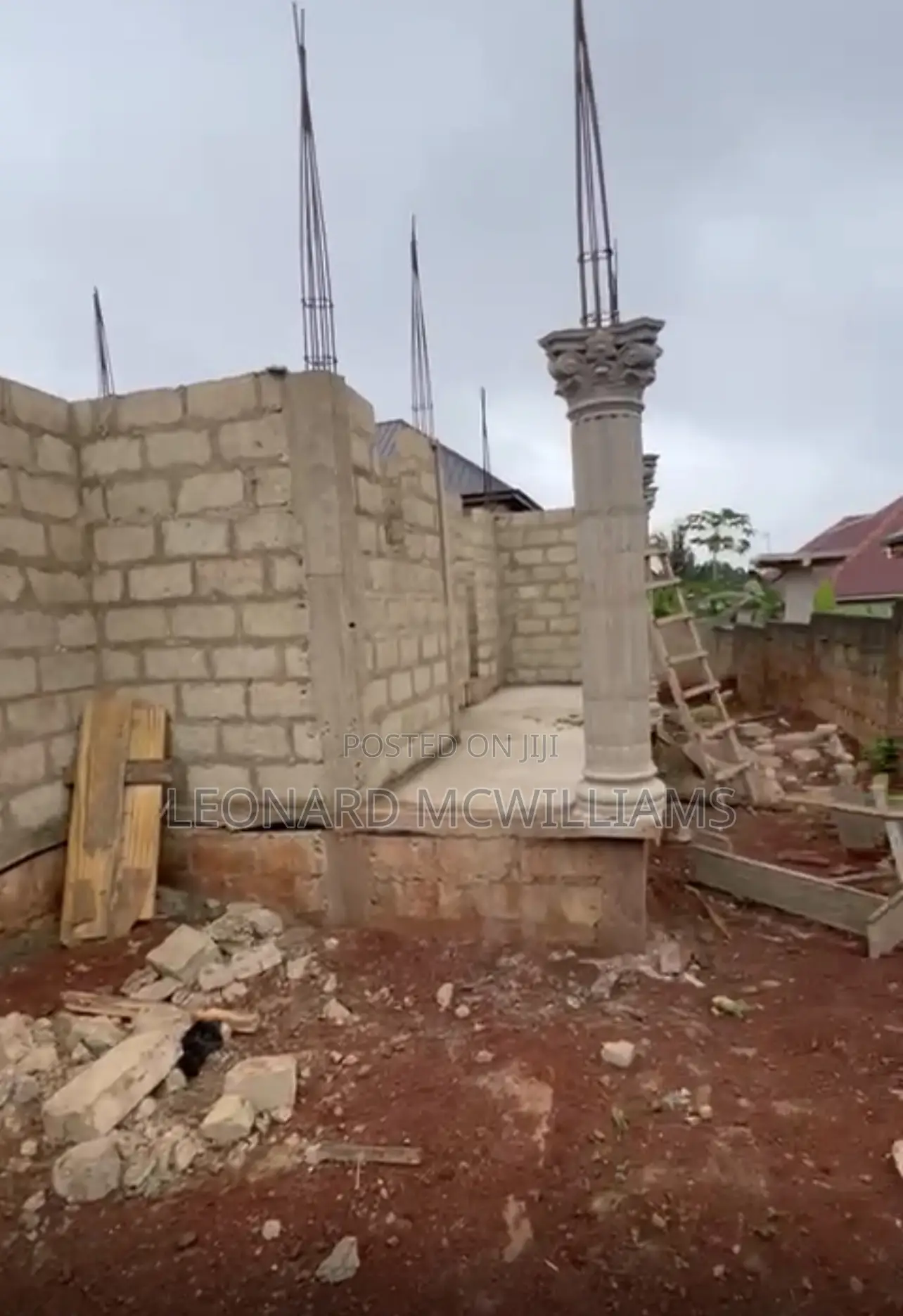 7bdrm House in Santasi, Atwima Kwanwoma for sale