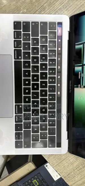 Laptop Apple MacBook 2018 8GB Intel Core i5 SSD 256GB