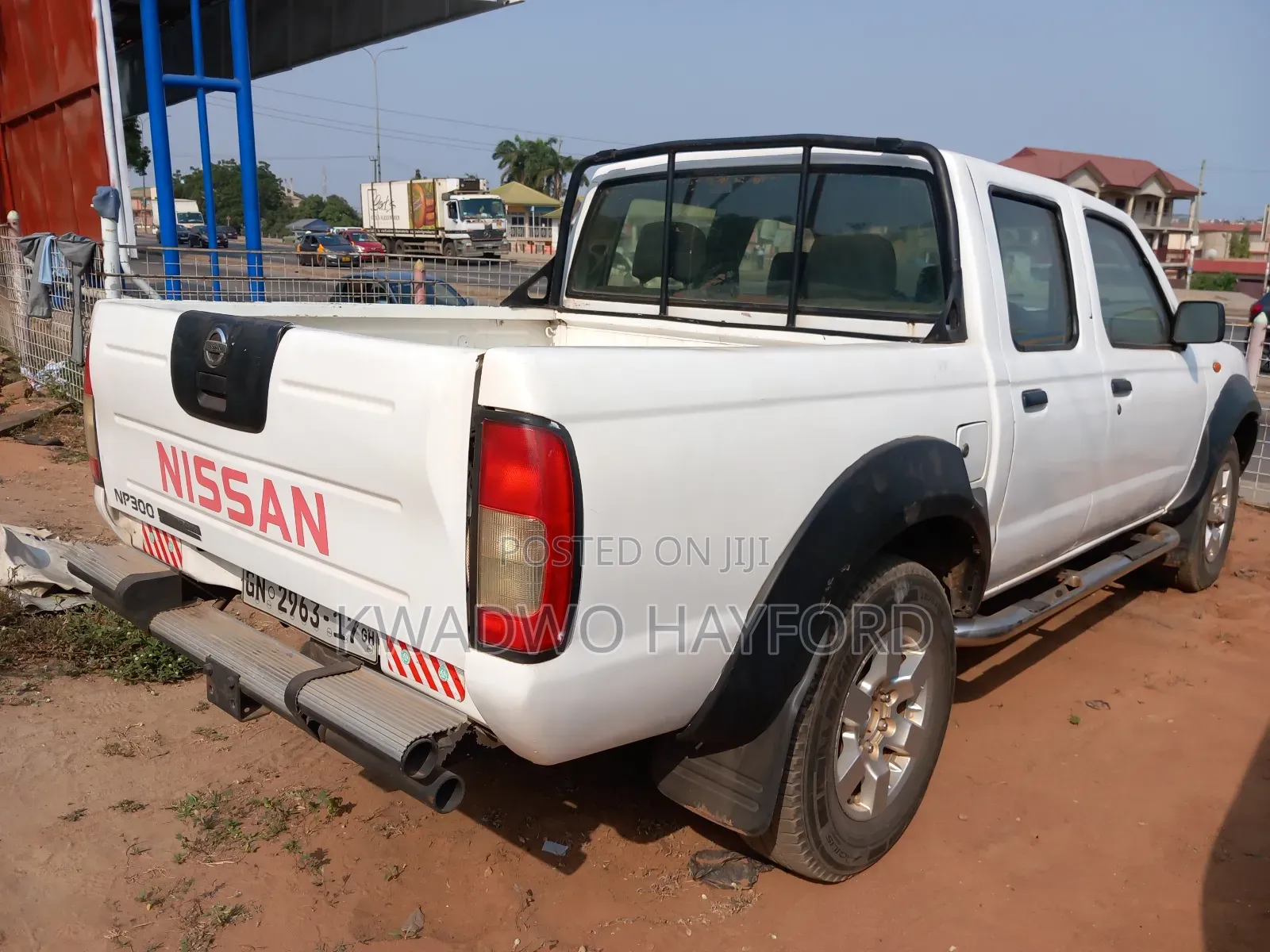 Nissan Hardbody 2012 White