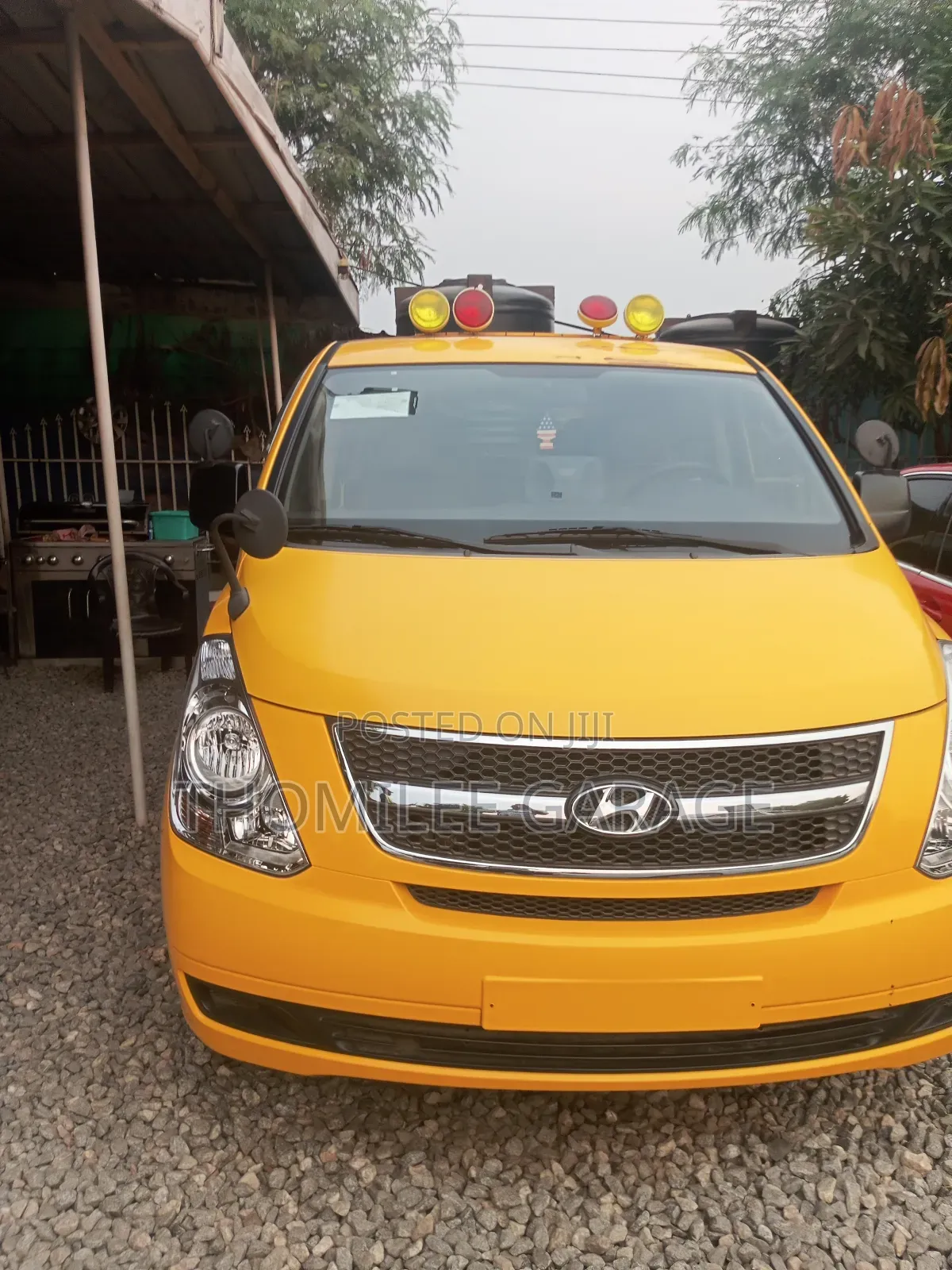 Hyundai Starex 2014 Yellow