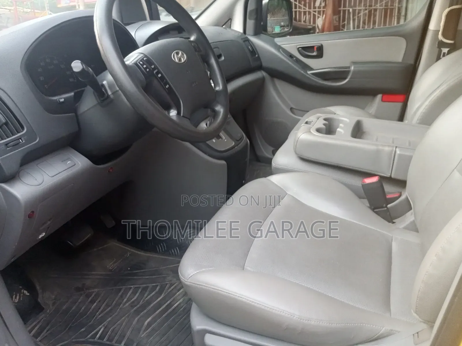 Hyundai Starex 2014 Yellow