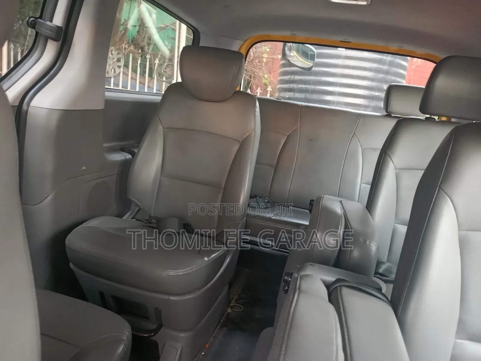 Hyundai Starex 2014 Yellow