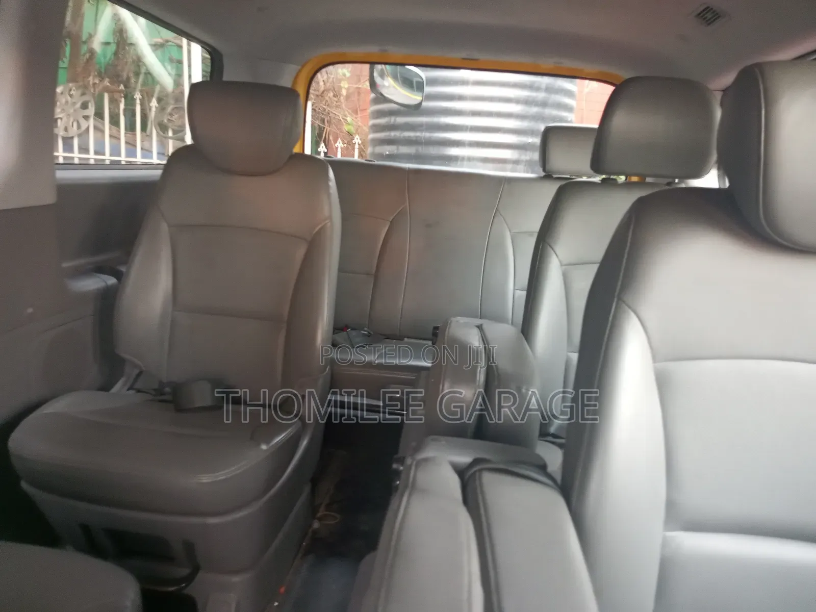 Hyundai Starex 2014 Yellow