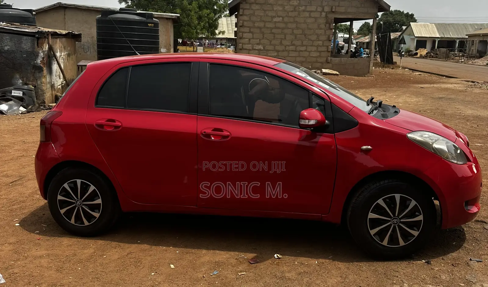 Toyota Vitz 1.3 FWD 5dr 2010 Red