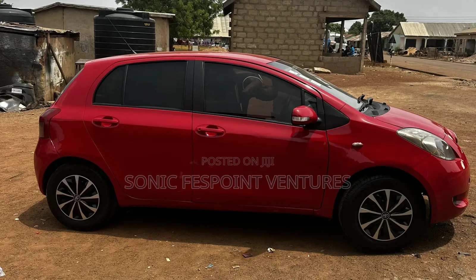 Toyota Vitz 1.3 FWD 5dr 2010 Red