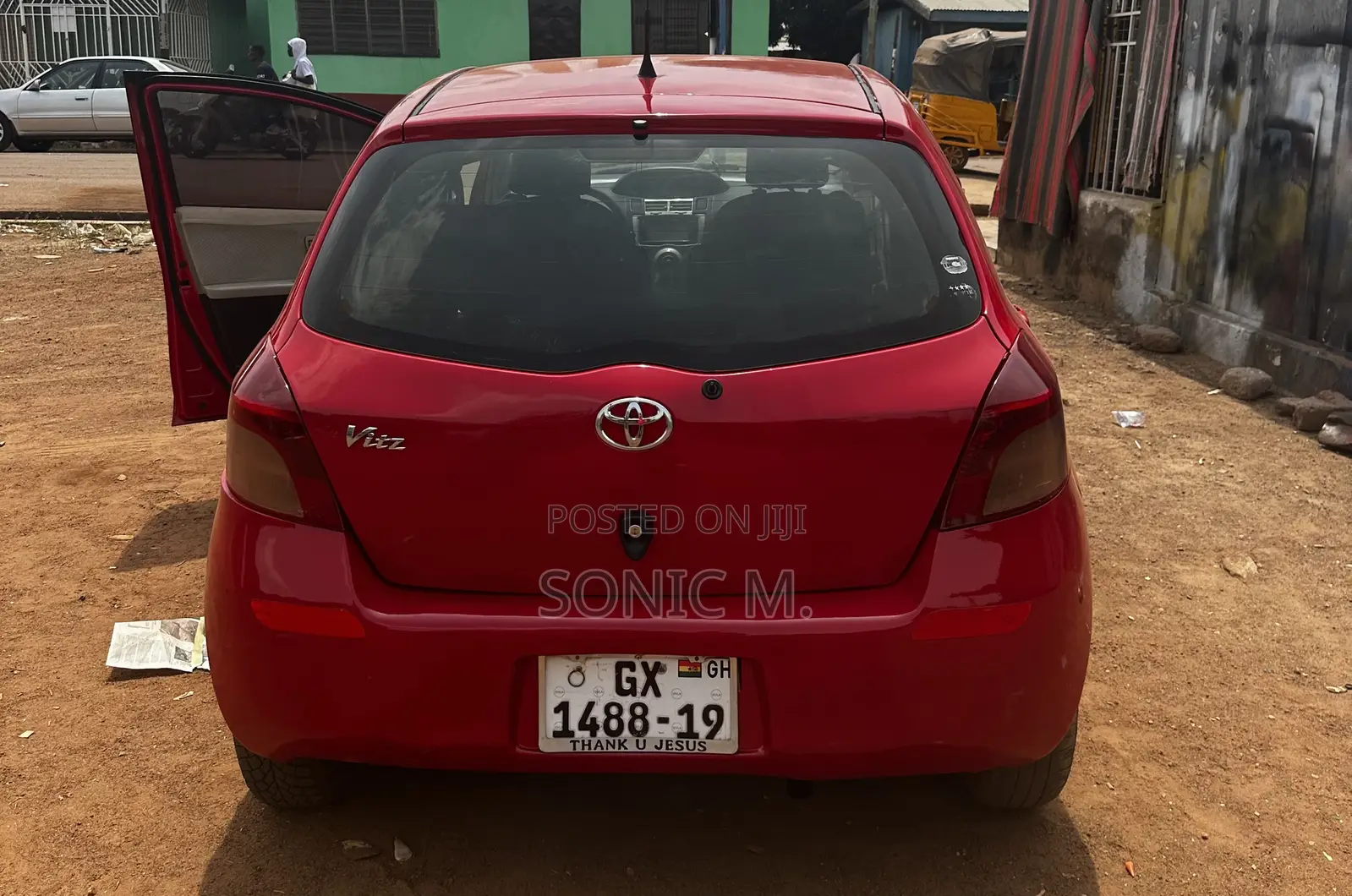 Toyota Vitz 1.3 FWD 5dr 2010 Red