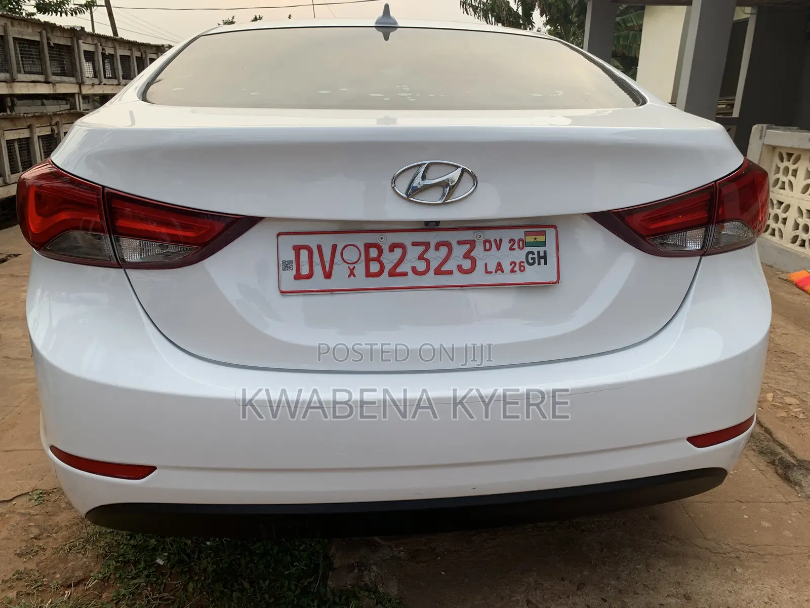 Hyundai Elantra Limited Sedan FWD (1.8L 4cyl 6A) 2016 White