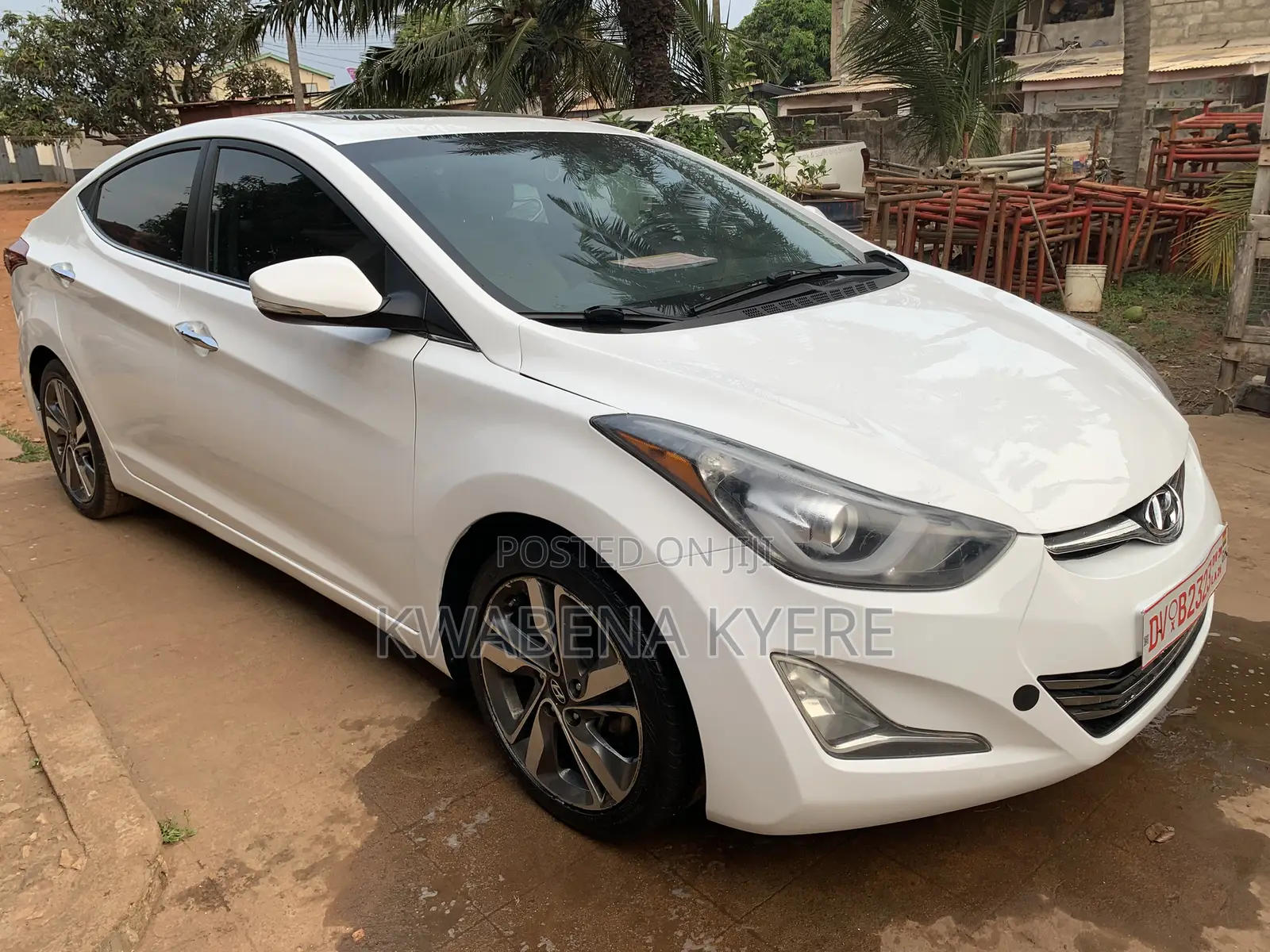Hyundai Elantra Limited Sedan FWD (1.8L 4cyl 6A) 2016 White
