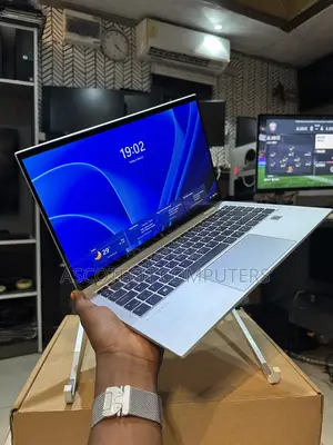 New Laptop HP EliteBook x360 1040 G7 16GB Intel Core i5 SSD 512GB