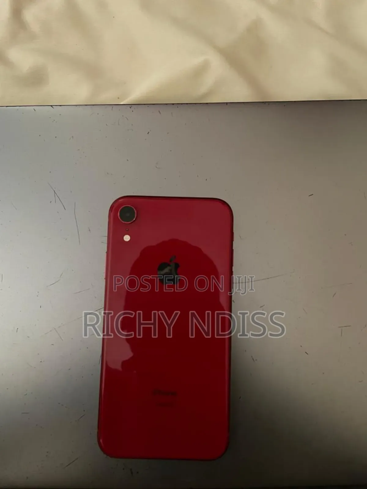 Apple XR 64 GB Red