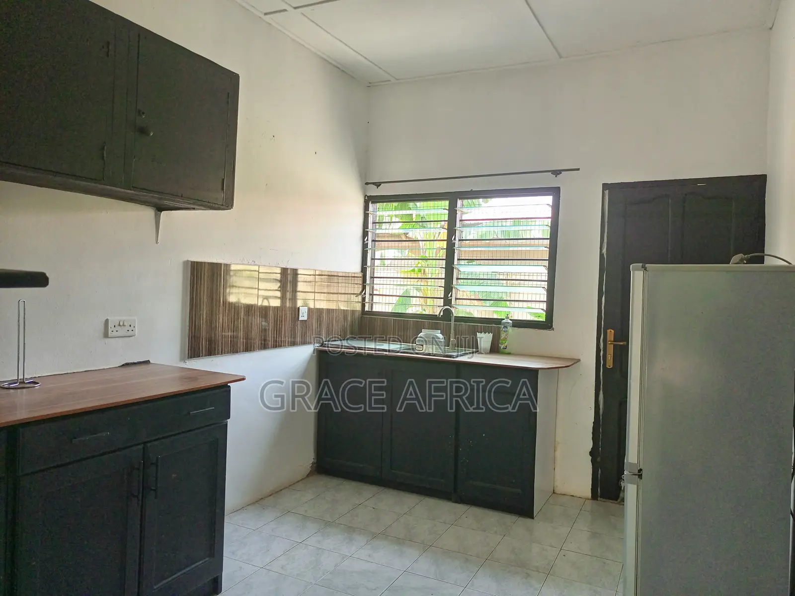 2bdrm House in Ayensu Estates, Valley View Area for sale