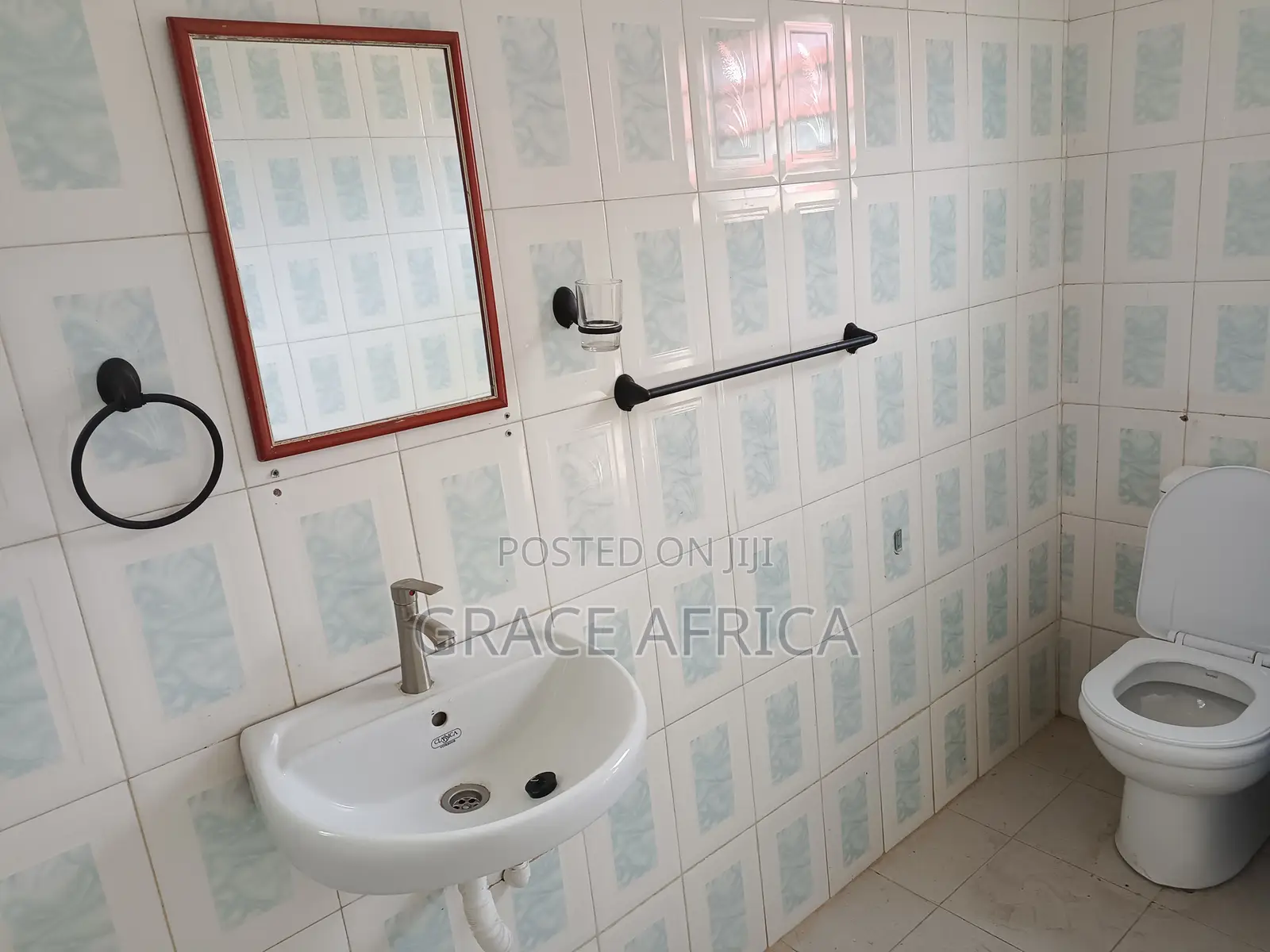 2bdrm House in Ayensu Estates, Valley View Area for sale