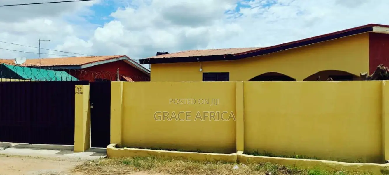 2bdrm House in Ayensu Estates, Valley View Area for sale