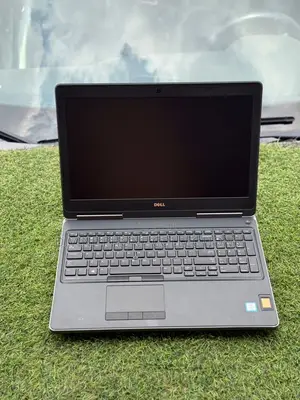 Laptop Dell Precision 7510 32GB Intel Core i7 SSD 512GB