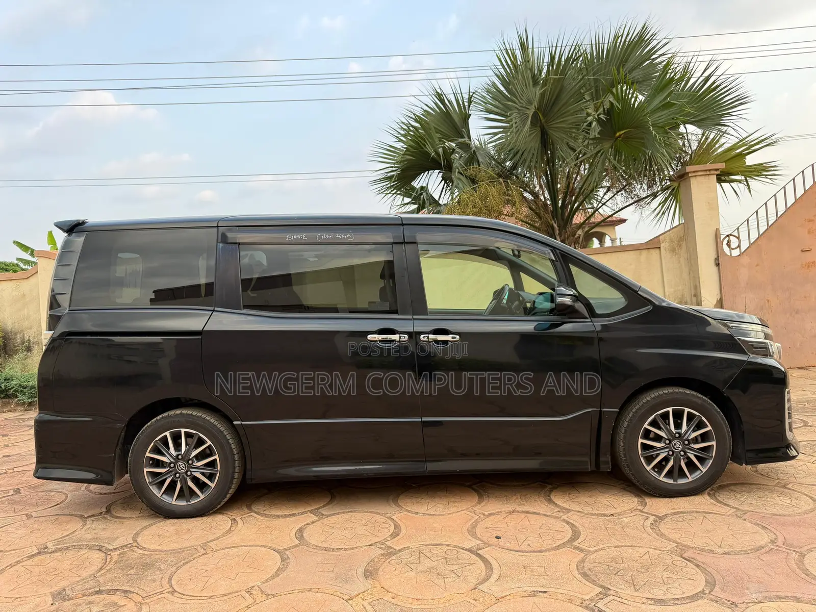 Toyota Voxy 2015 Black
