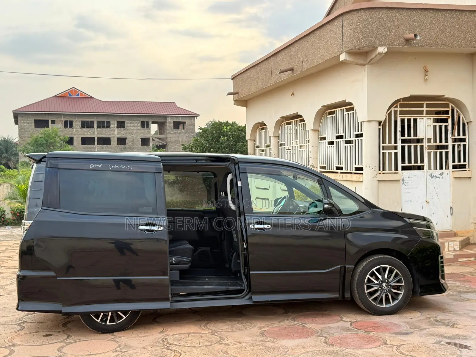 Toyota Voxy 2015 Black
