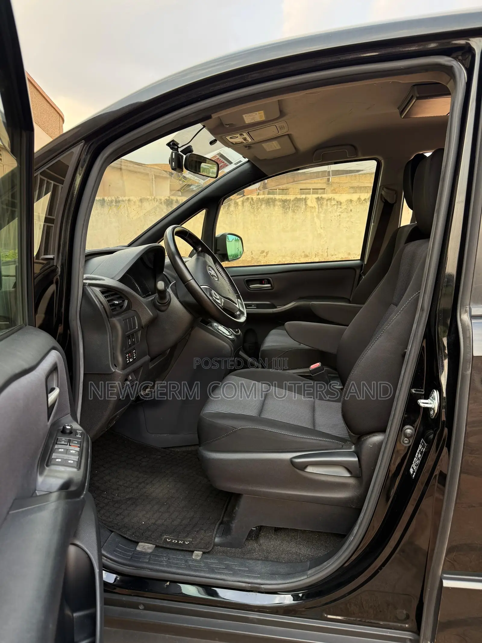 Toyota Voxy 2015 Black