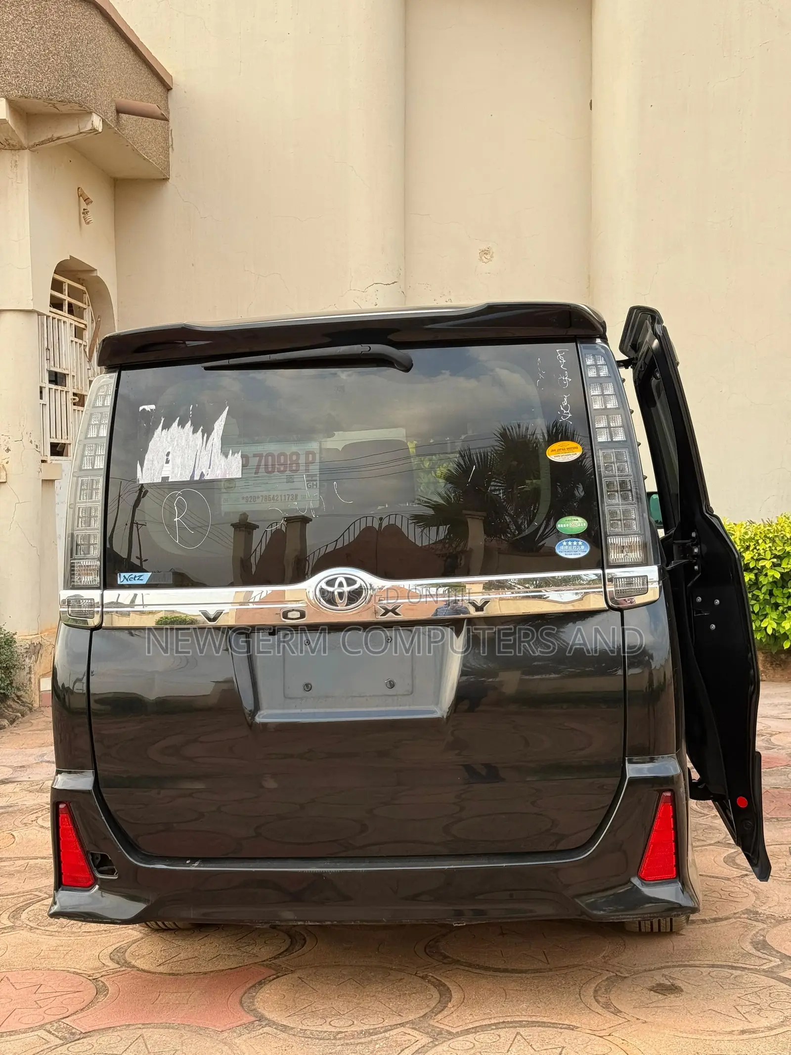Toyota Voxy 2015 Black