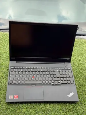 Laptop Lenovo ThinkPad E585 2GB AMD Ryzen 5 SSD 256GB