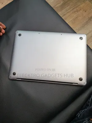 Laptop Apple MacBook Pro 2017 8GB Intel Core i5 SSD 256GB