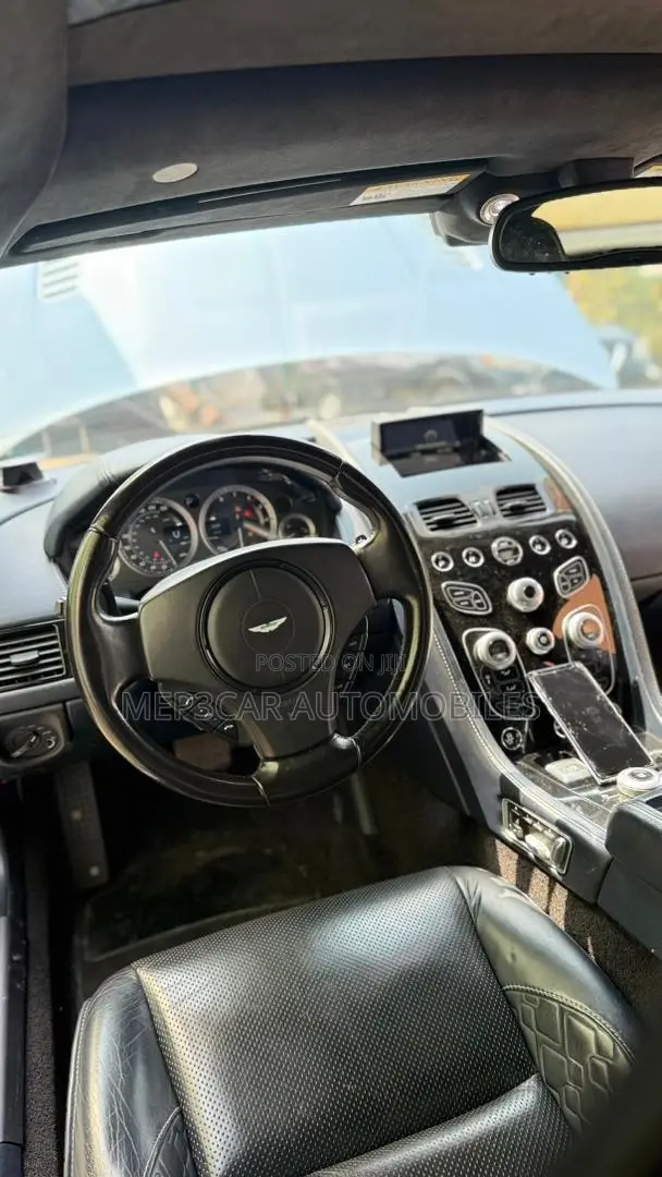 Aston Martin Vanquish 2017 Silver