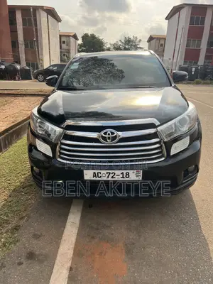 Toyota Highlander XLE 4x4 V6 (3.5L 6cyl 8A) 2018 Black