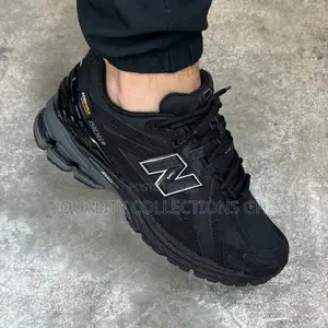 New Balance 1906r All Black