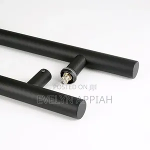 Round Black 2ft Pull Handle
