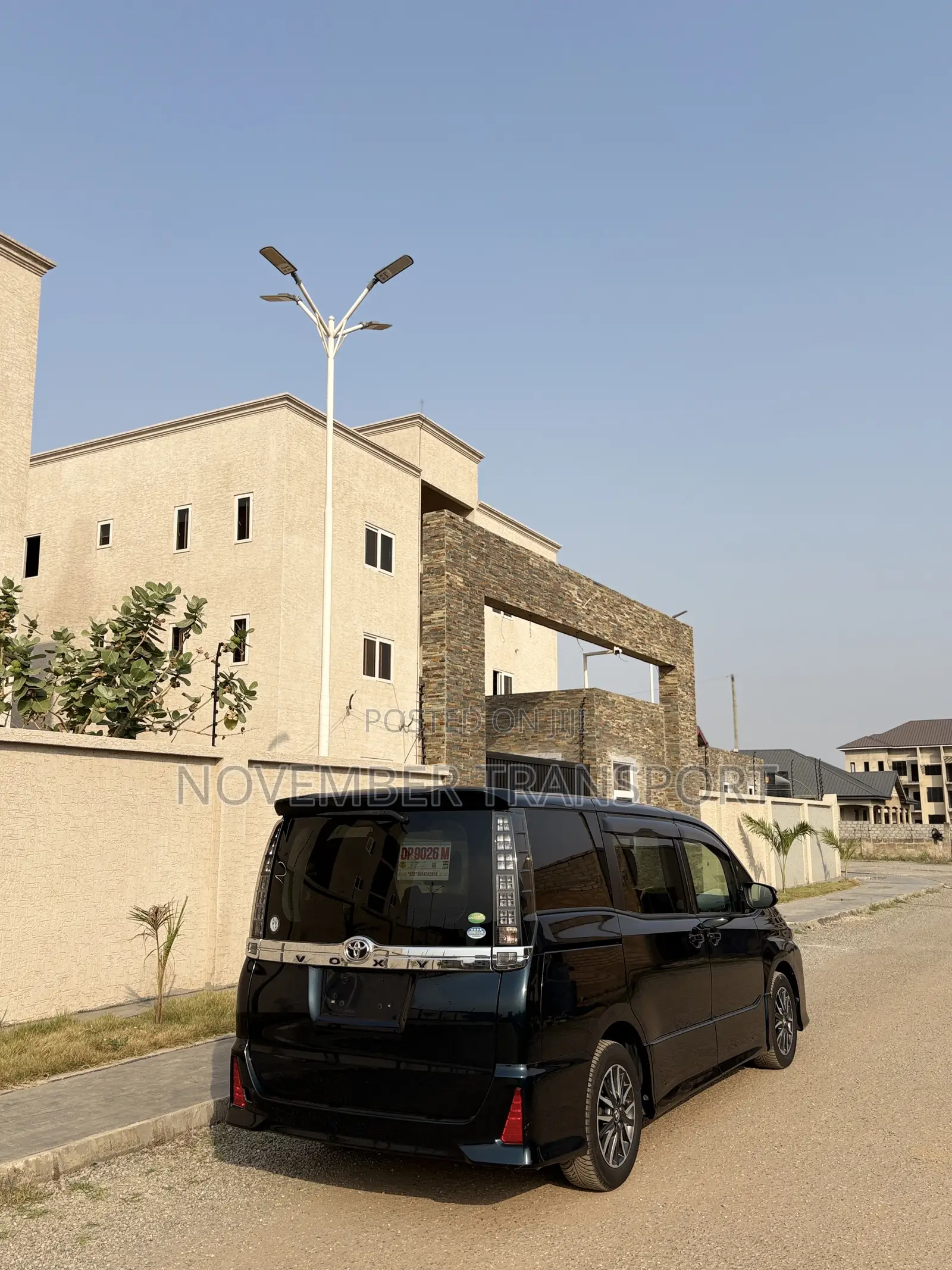 Toyota Voxy SV Premium 2014