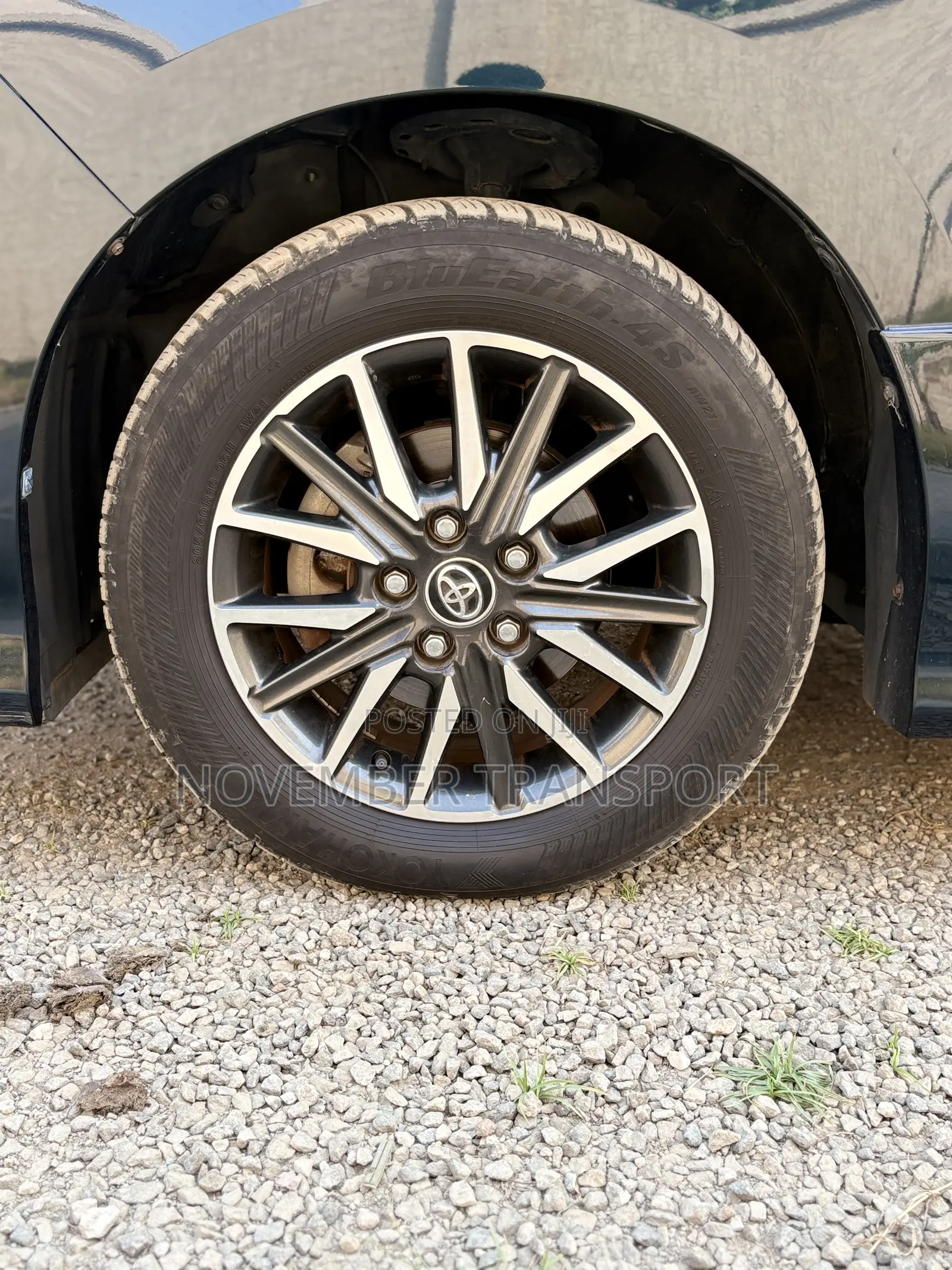 Toyota Voxy SV Premium 2014