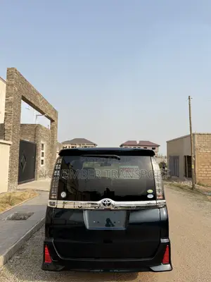 Toyota Voxy SV Premium 2014