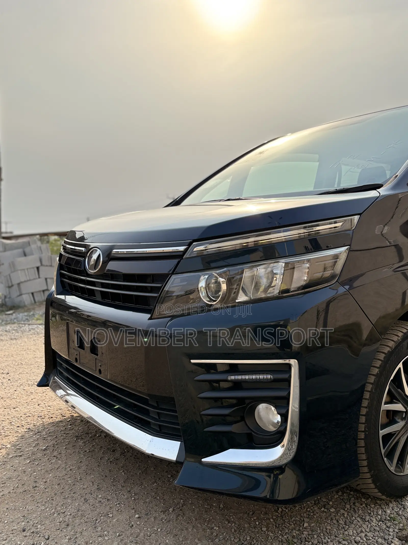 Toyota Voxy SV Premium 2014