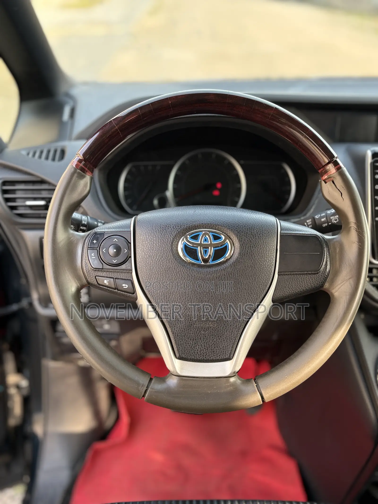 Toyota Voxy SV Premium 2014